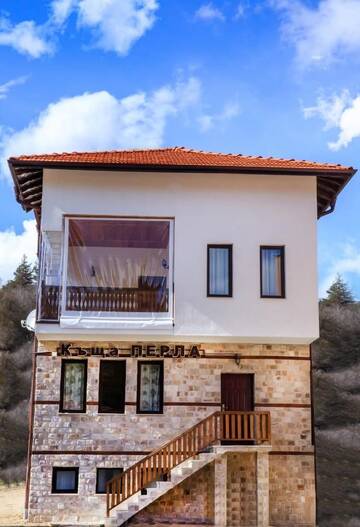 Фотографии Дома для отпуска Guest house Perla г. Lŭki (Болгария) №1 Фото Дома для отпуска Guest house Perla г. Lŭki 1
